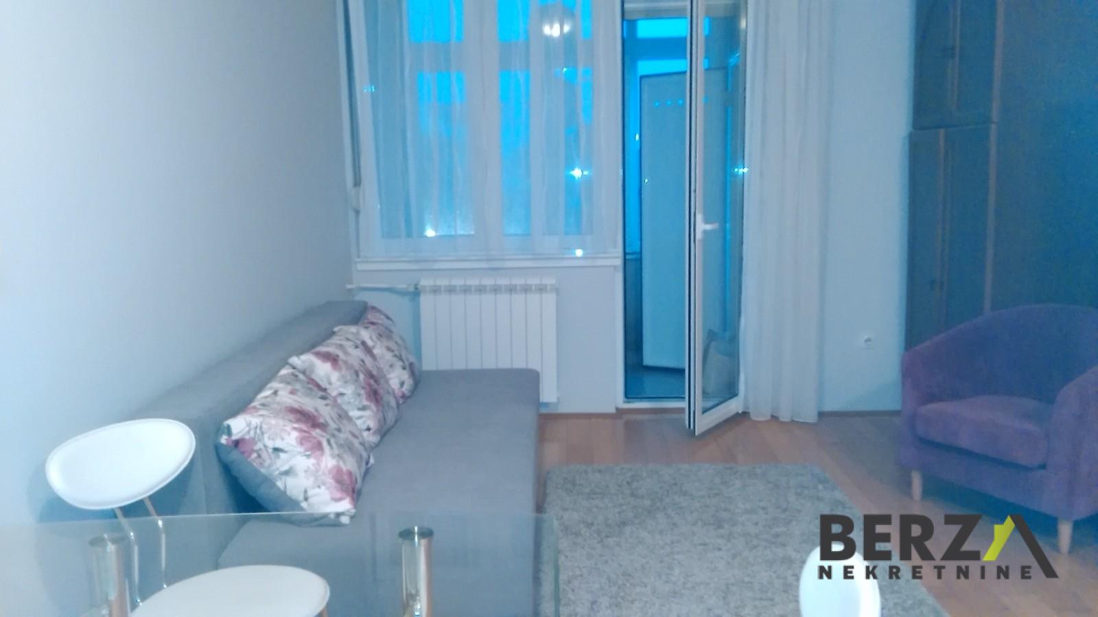 izdavanje - NOVI SAD - SOCIJALNO - 9110712