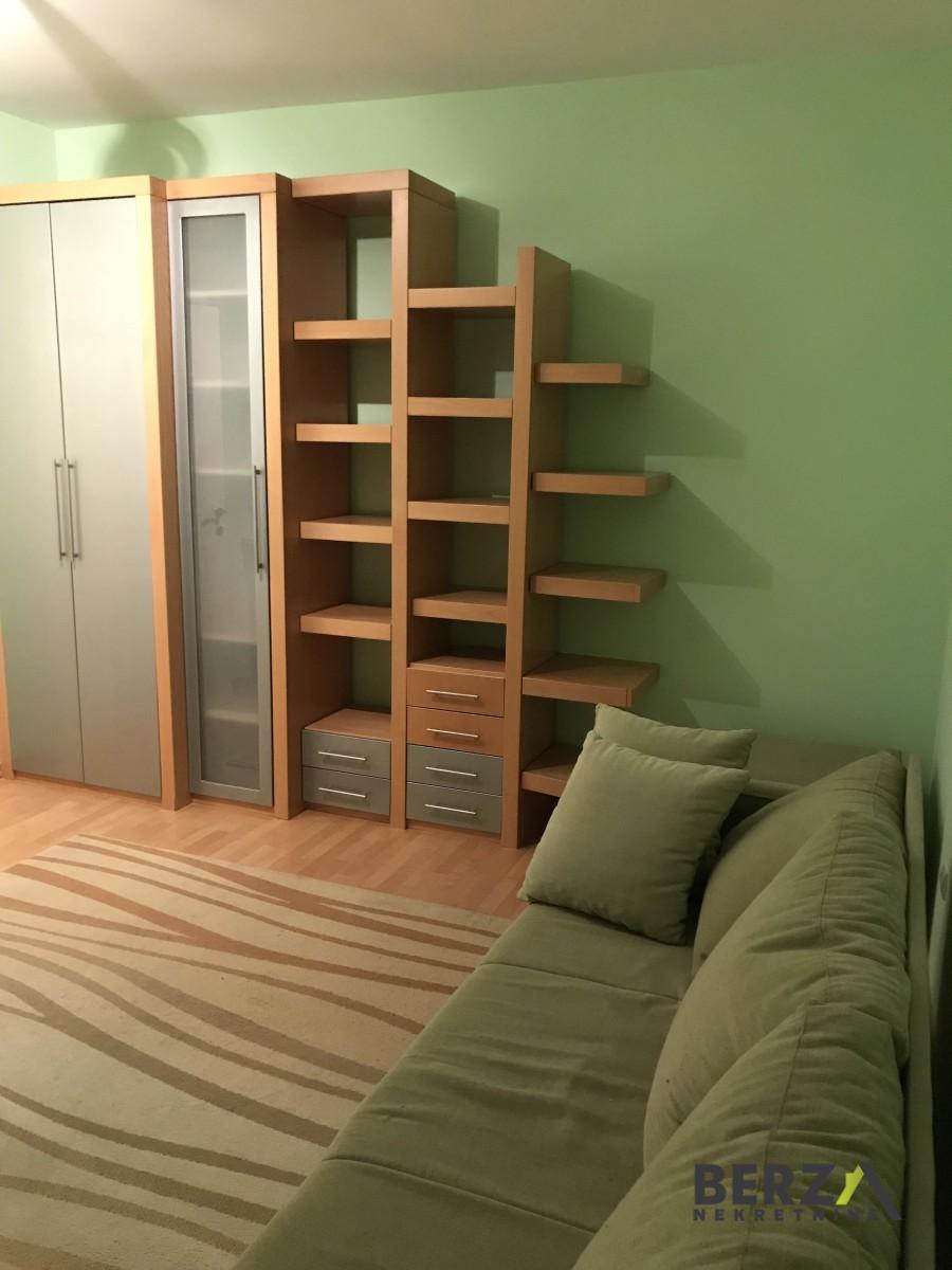 izdavanje - NOVI SAD - CENTAR - 9110798