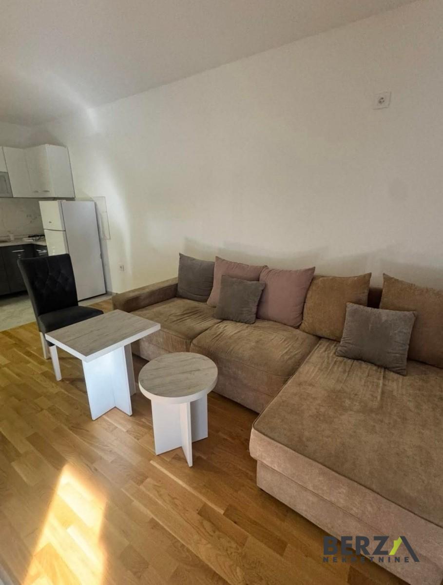 izdavanje - NOVI SAD - TELEP - 9110803