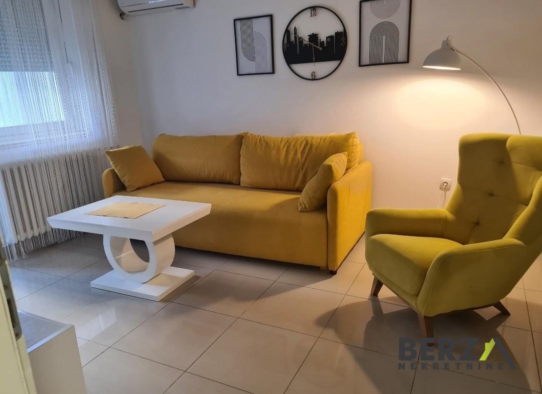 izdavanje - NOVI SAD - BULEVAR - 9110806