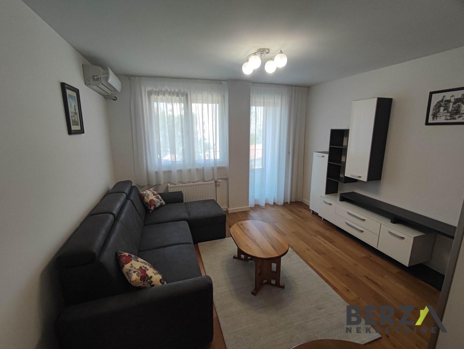 izdavanje - NOVI SAD - BULEVAR PATRIJARHA PAVLA - 9110825