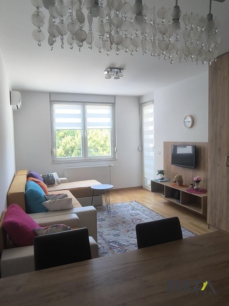 izdavanje - NOVI SAD - TELEP - 9110856