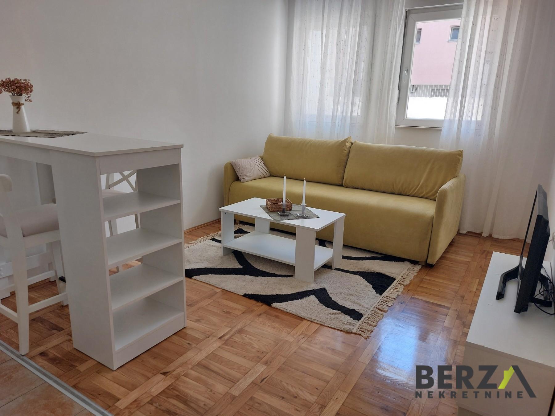 izdavanje - NOVI SAD - PODBARA - 9110862