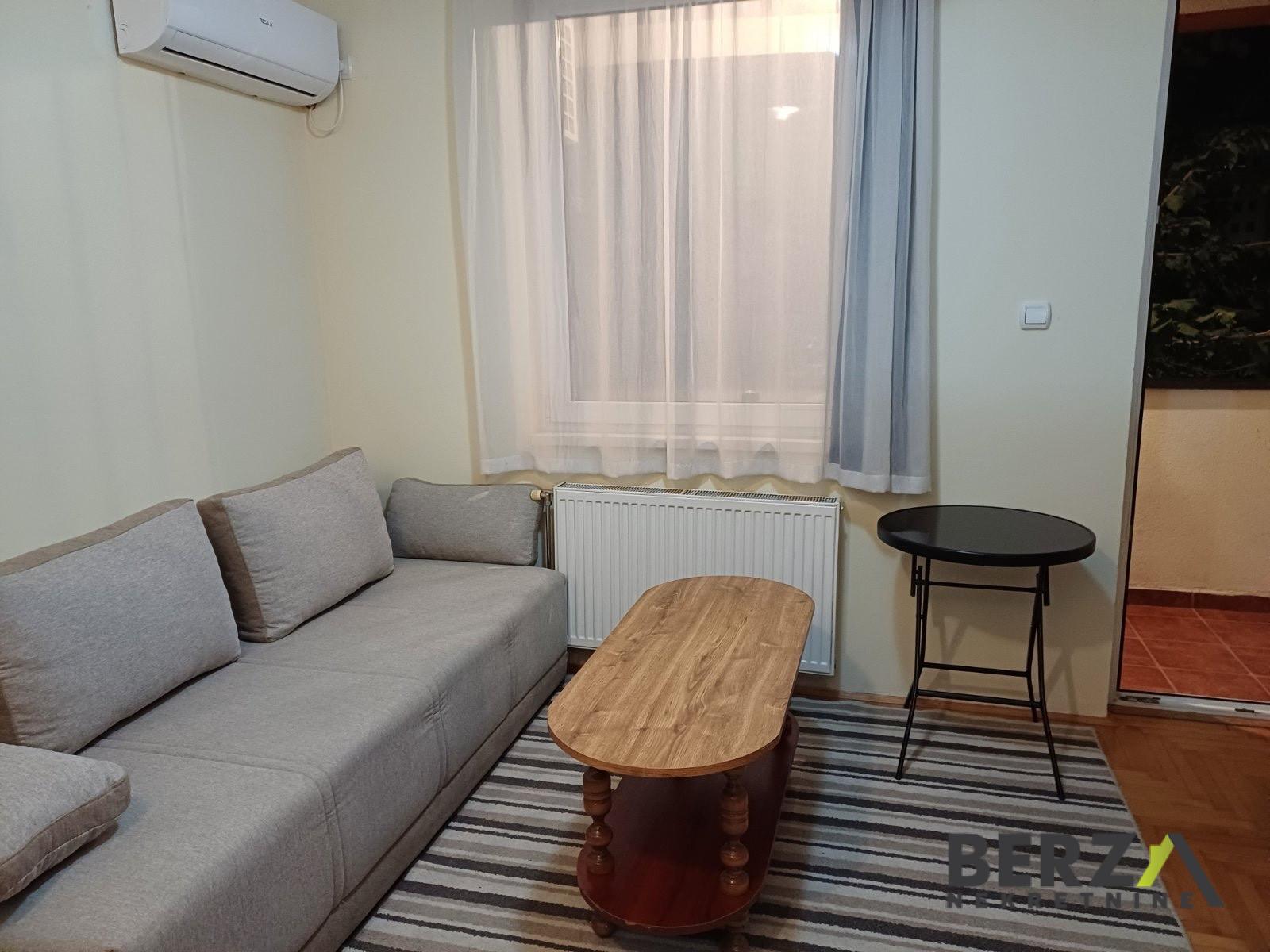 izdavanje - NOVI SAD - CENTAR - 9110867