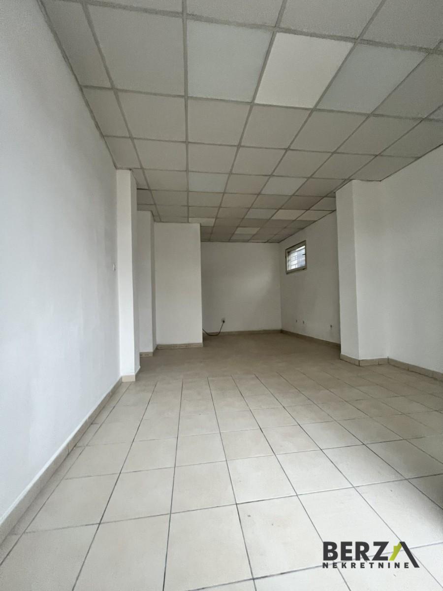 izdavanje - NOVI SAD - KLISA - 9111215