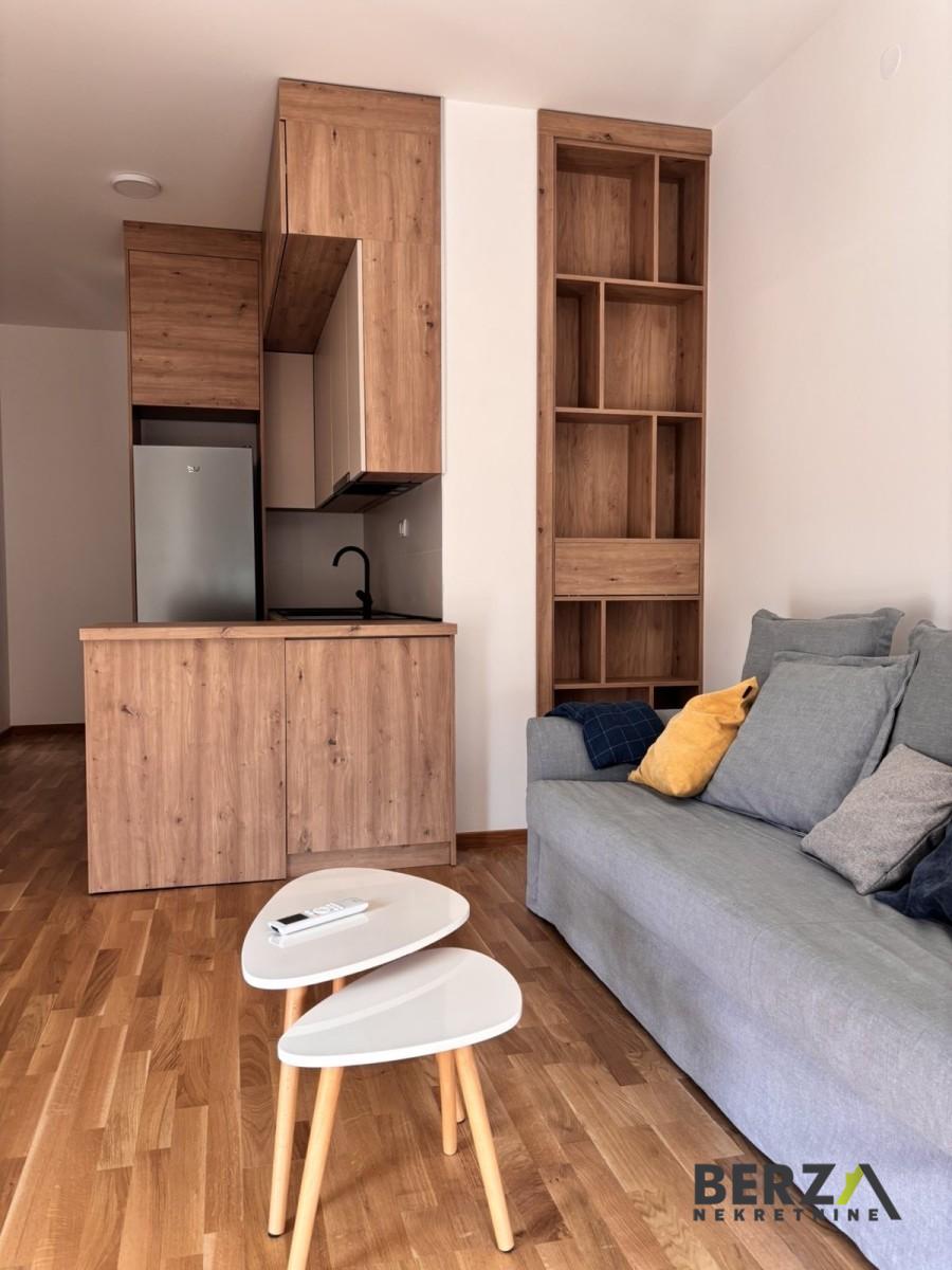 izdavanje - NOVI SAD - BULEVAR - 9111272