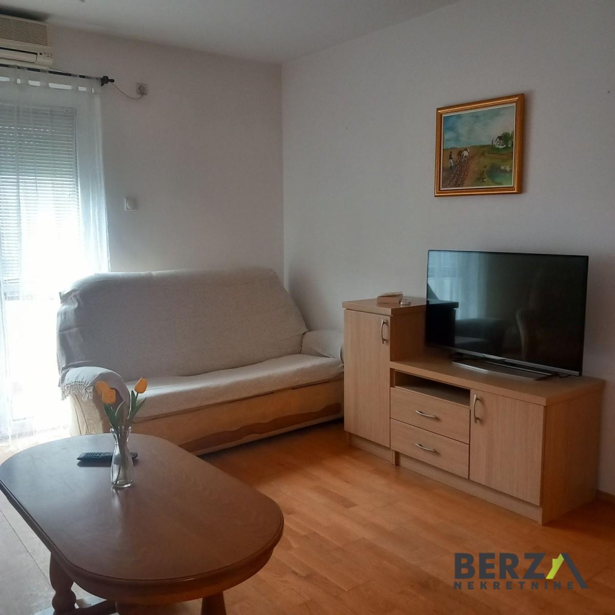 izdavanje - NOVI SAD - BULEVAR - 9111342