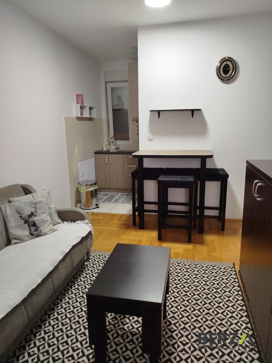izdavanje - NOVI SAD - SOMBORSKI BULEVAR - 9111461