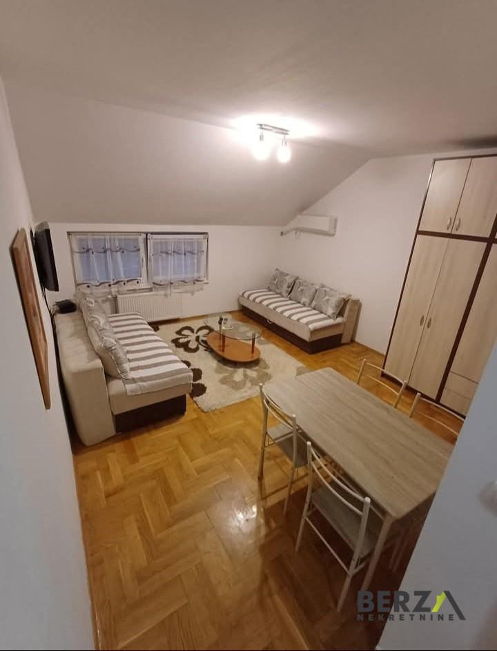izdavanje - NOVI SAD - ROTKVARIJA - 9111474