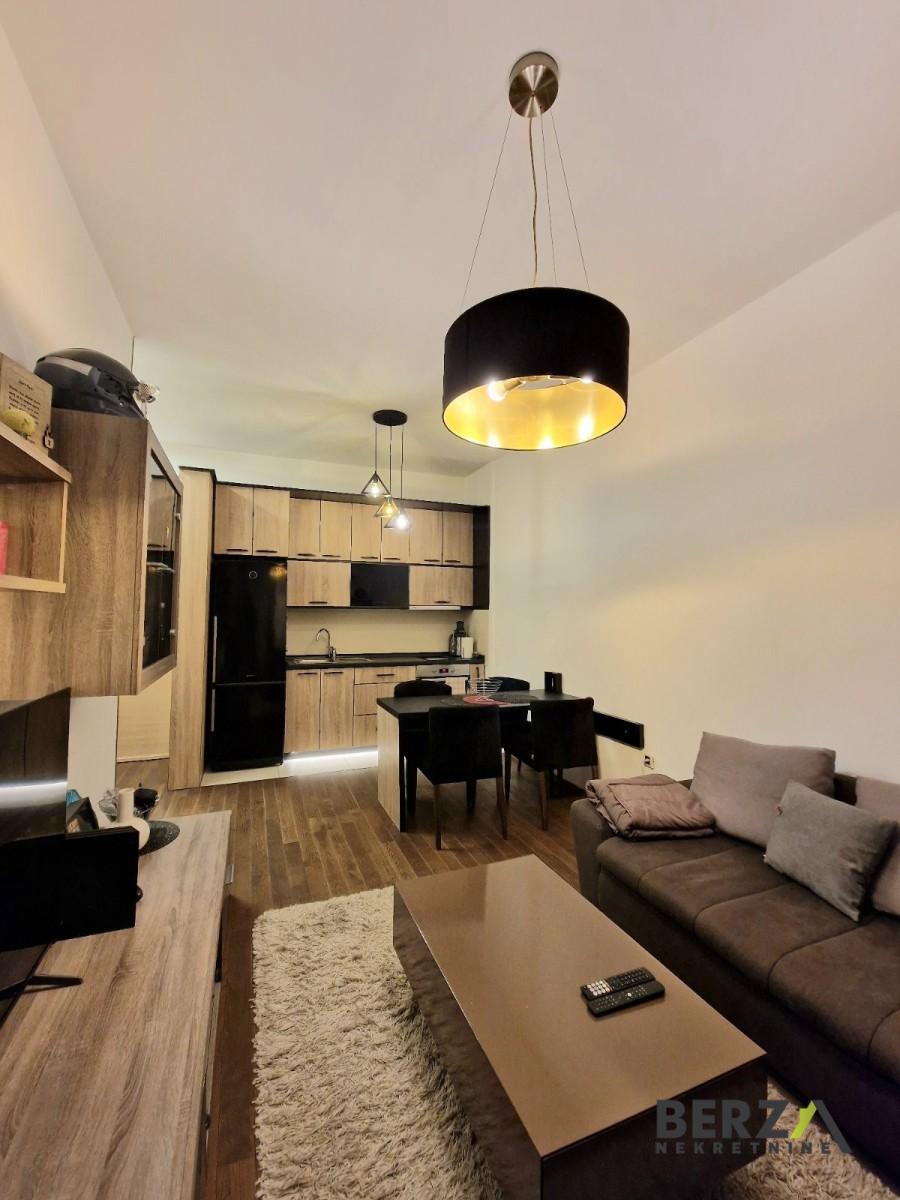 izdavanje - NOVI SAD - BULEVAR EVROPE - 9111479