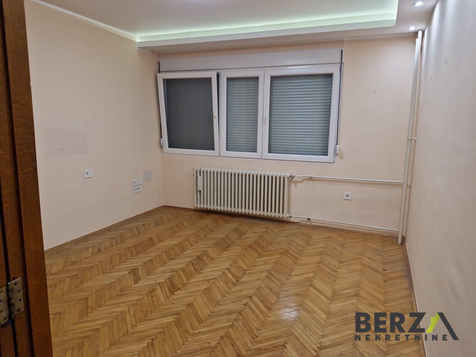 izdavanje - NOVI SAD - CENTAR - 9111516