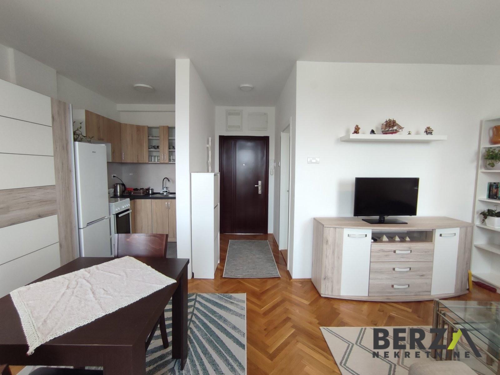 izdavanje - NOVI SAD - KLISA - 9111622