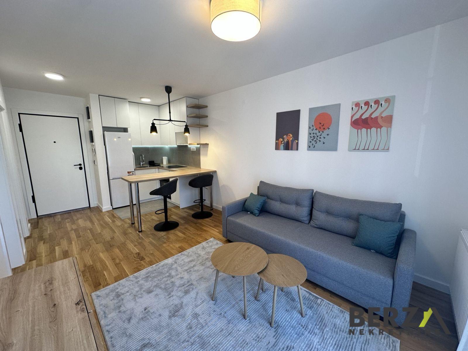 izdavanje - NOVI SAD - CENTAR - 9111632