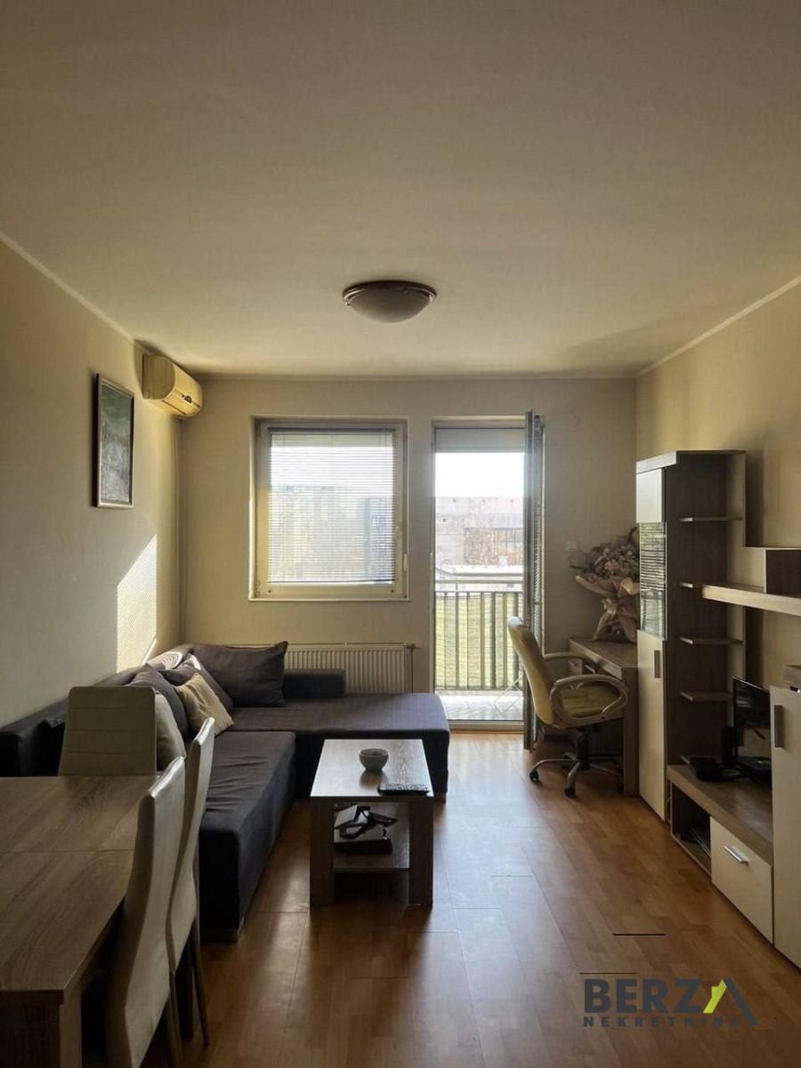 izdavanje - NOVI SAD - BULEVAR - 9111659