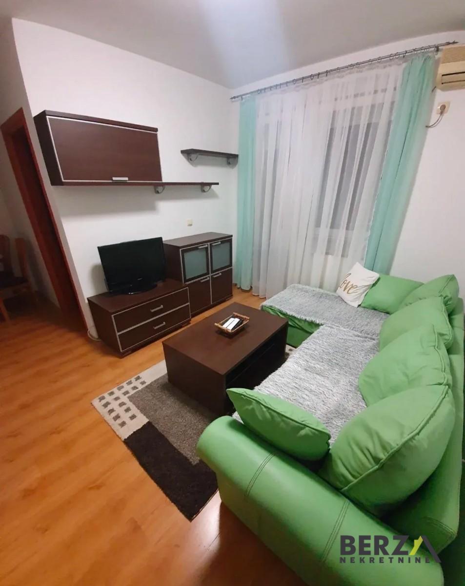 izdavanje - NOVI SAD - CENTAR - 9111800