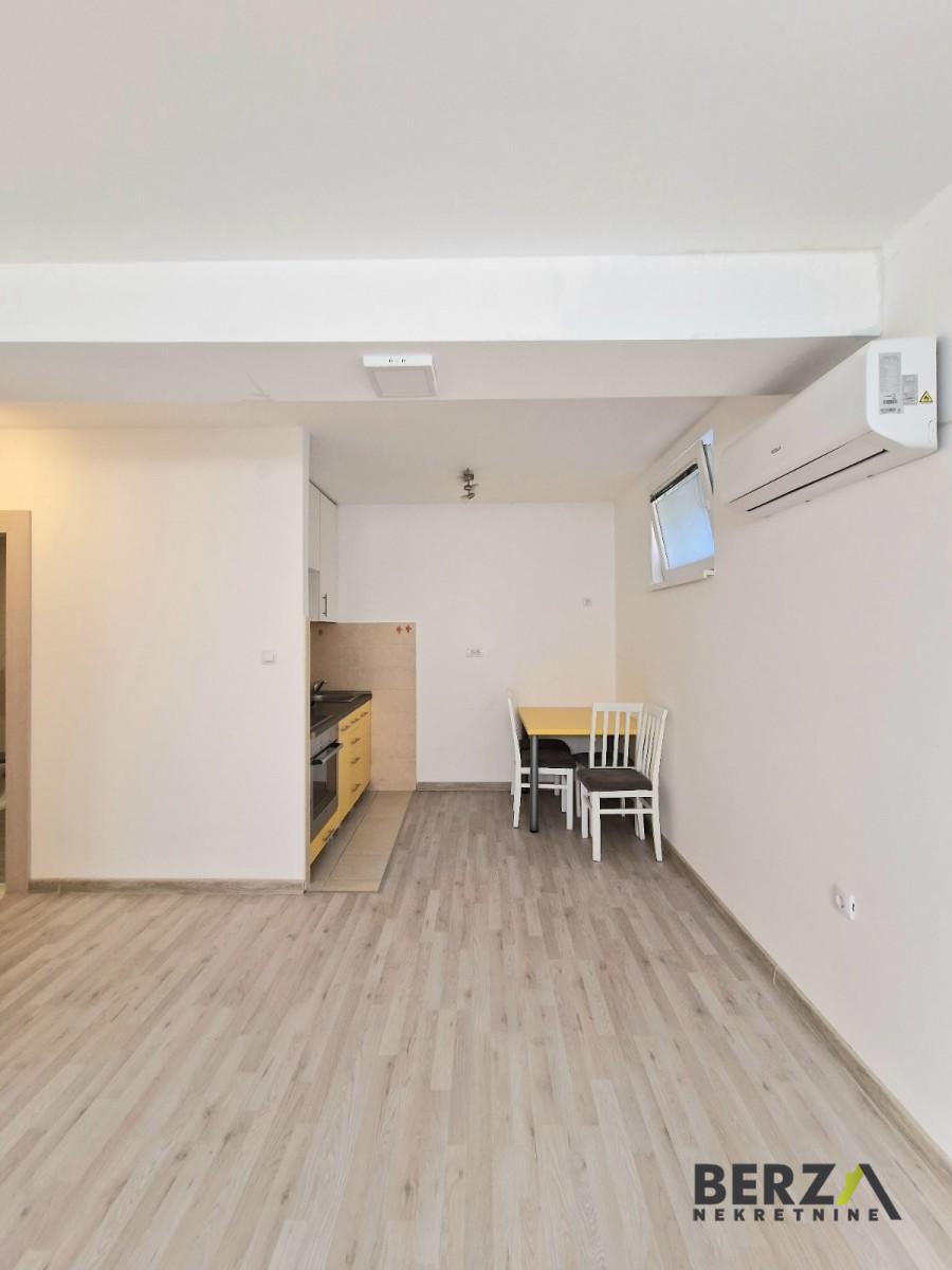 stan NOVI SAD - BULEVAR EVROPE - 1007109