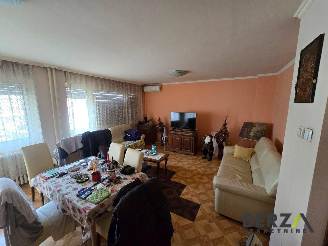 stan NOVI SAD - BULEVAR - 1007359
