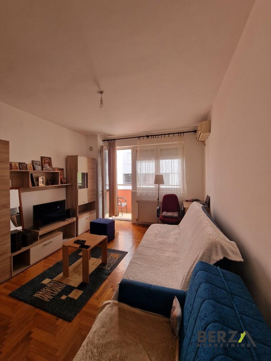 stan NOVI SAD - BULEVAR - 1007369