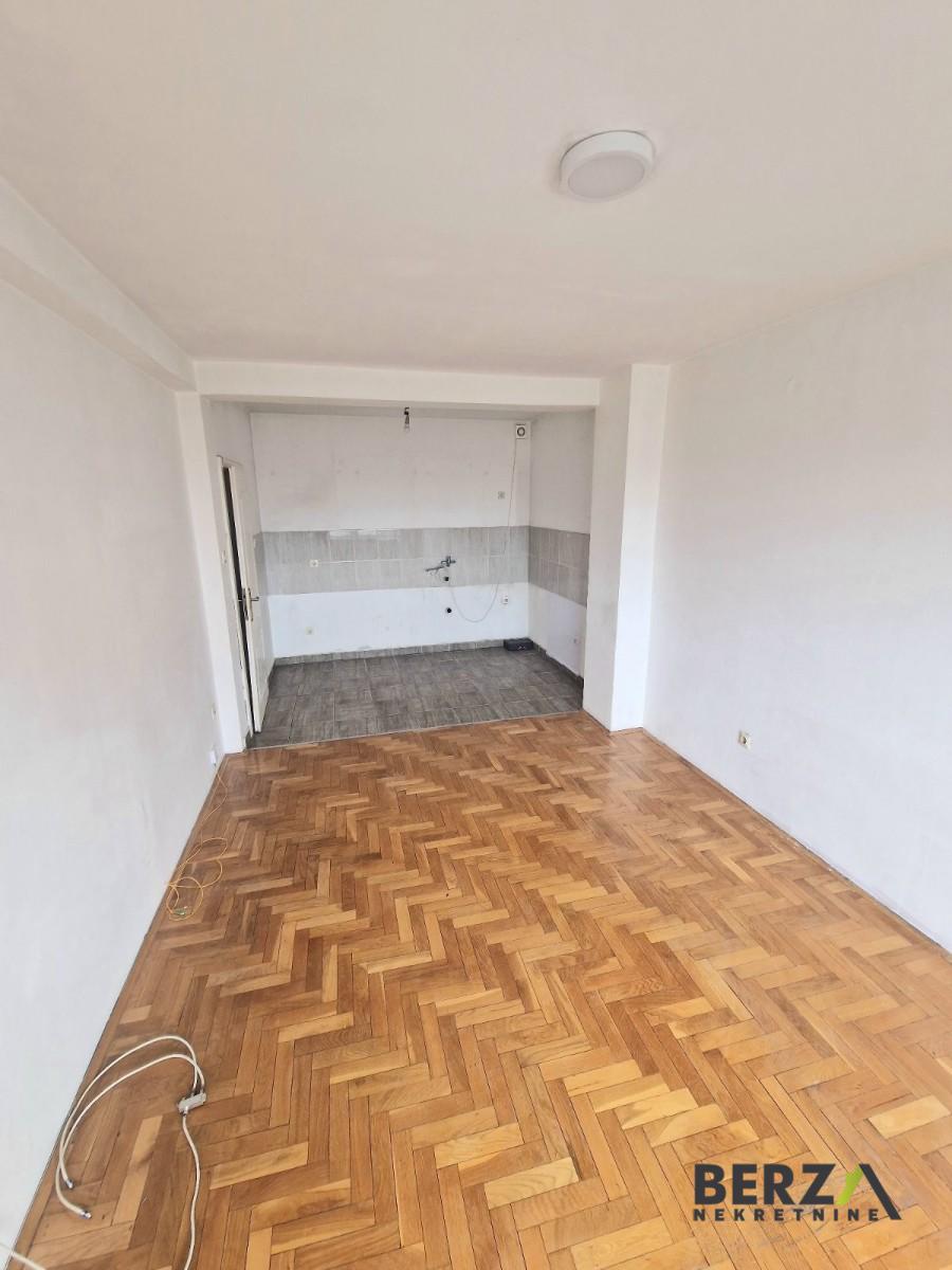 stan NOVI SAD - BULEVAR - 1007433