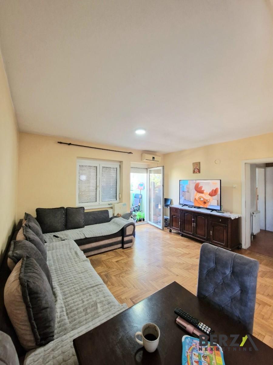 stan NOVI SAD - CARA DUŠANA - 1007573