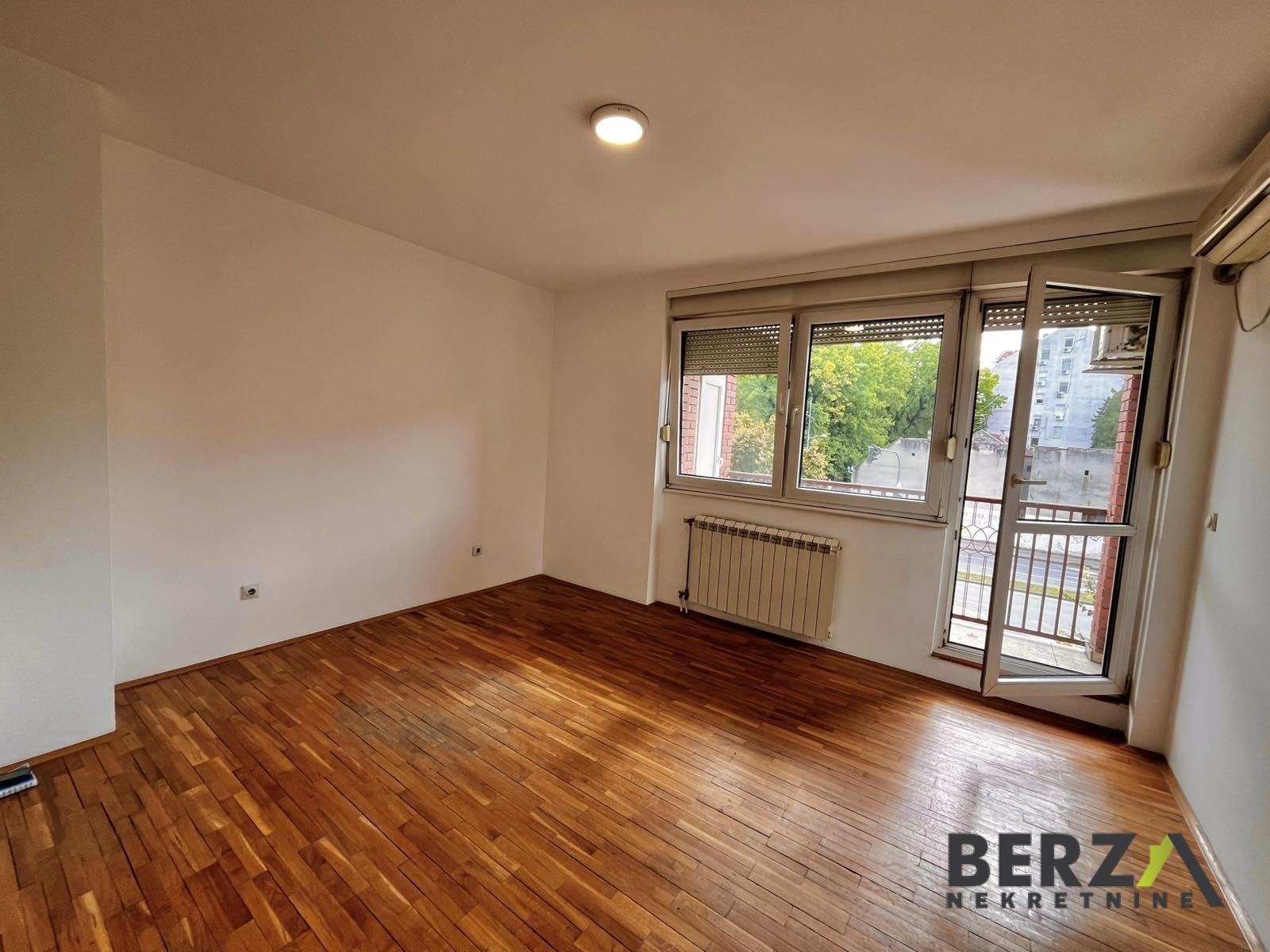 stan NOVI SAD - ROTKVARIJA - 1007642