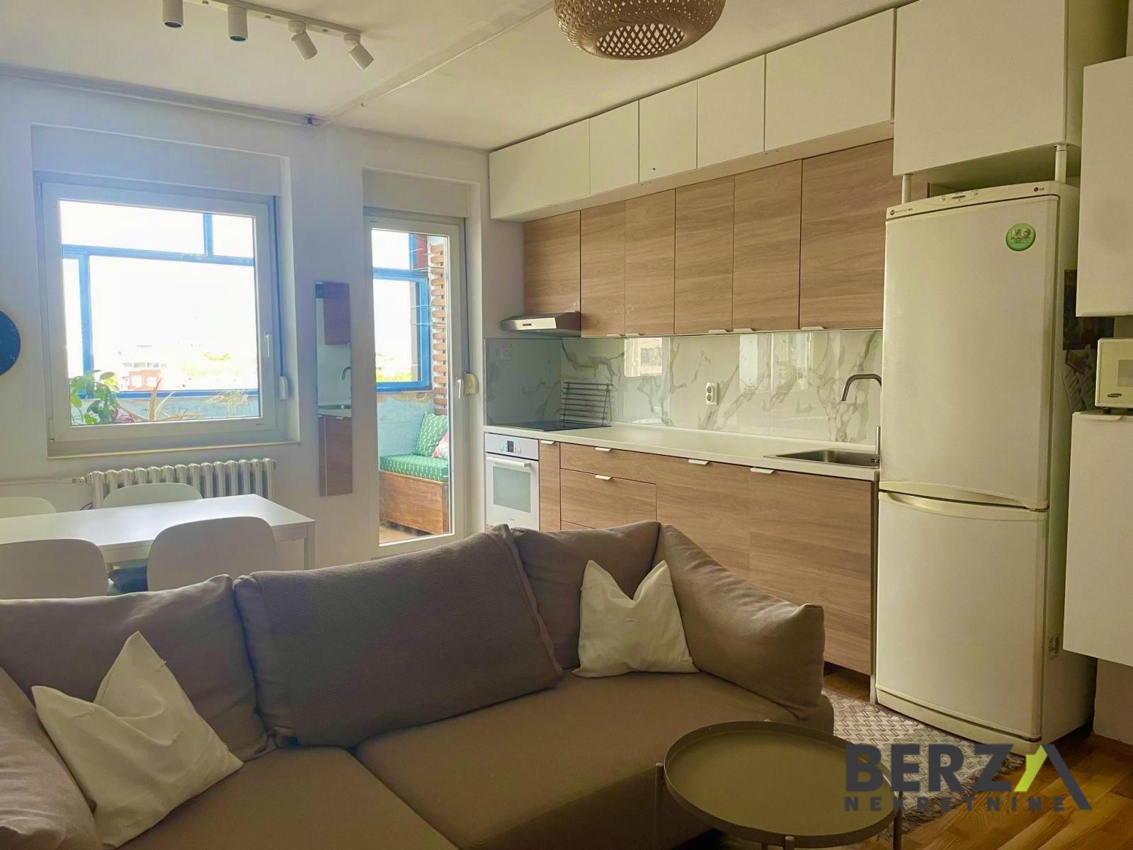 stan NOVI SAD - BULEVAR - 1007659