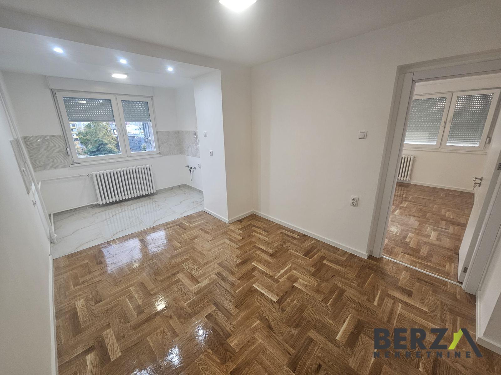 stan NOVI SAD - BULEVAR - 1007667