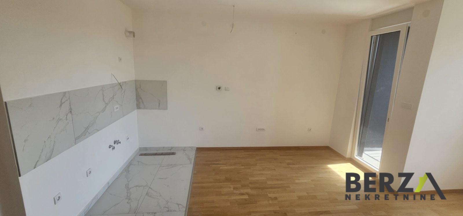 stan NOVI SAD - SOMBORSKI BULEVAR - 1007725